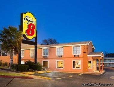 Мотель Super 8 By Wyndham Austin Downtown/Capitol Area Экстерьер фото